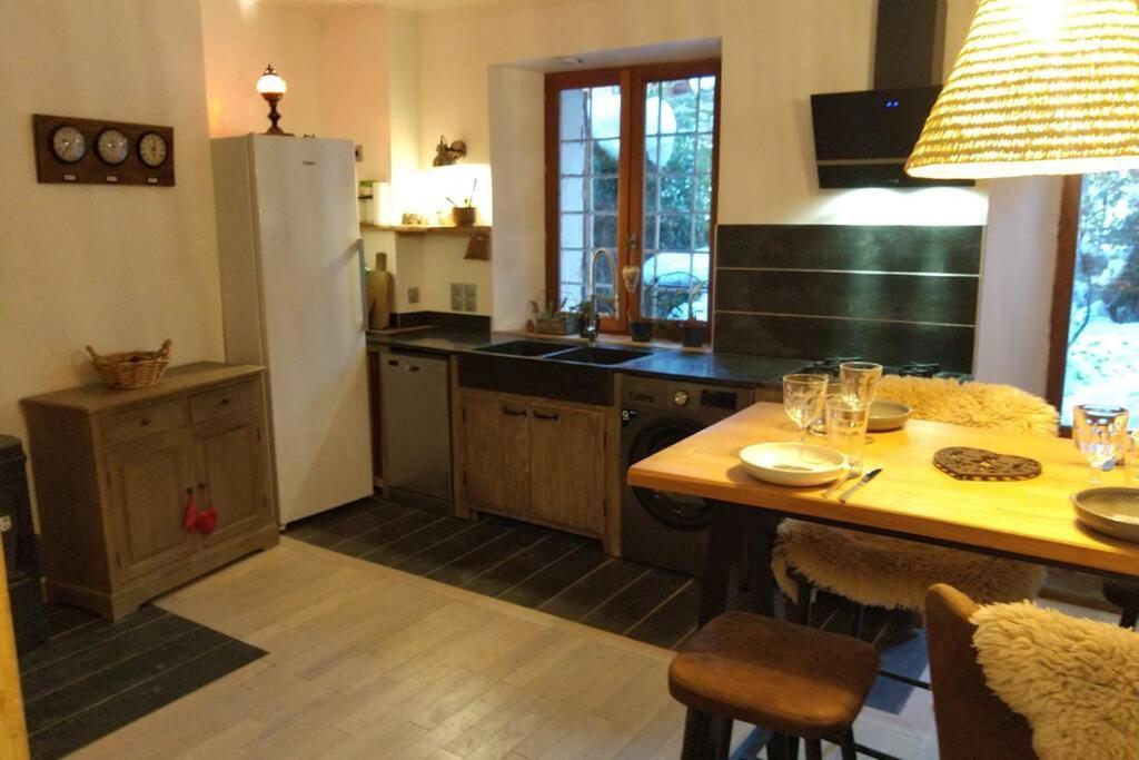 Chaleureux Petit Appartement De 4 Couchages Saint-Étienne-de-Tinée 外观 照片